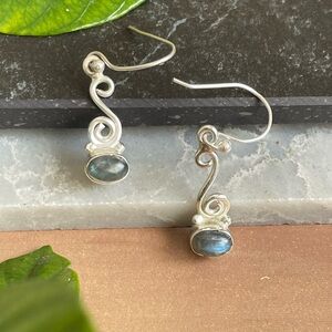 925 Sterling Silver Labradorite dangle Earrings!! BOHO: Easy on ears!!